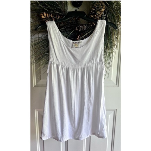 batik bali Tops - Batik Bali white sleeveless top size small/medium